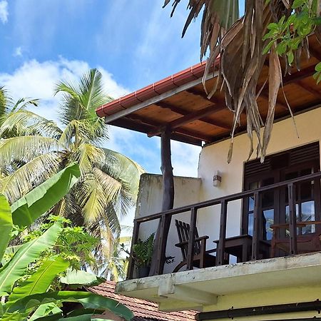 Bandulas Beach House Hikkaduwa Ngoại thất bức ảnh