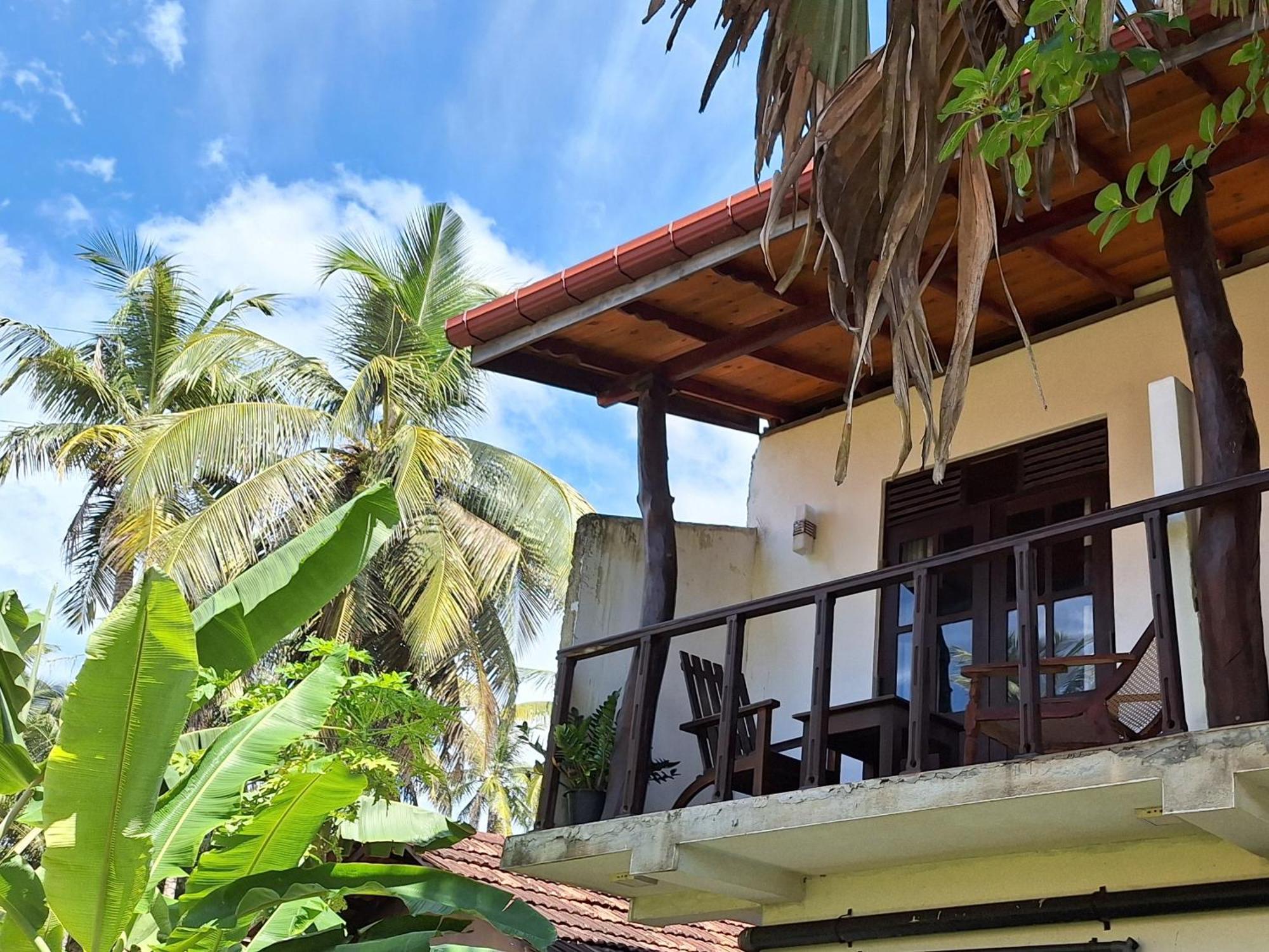 Bandulas Beach House Hikkaduwa Ngoại thất bức ảnh