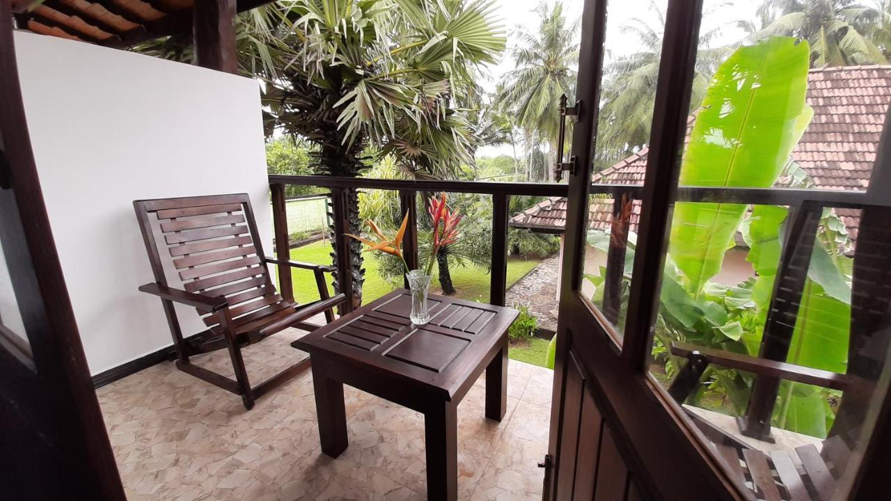 Bandulas Beach House Hikkaduwa Ngoại thất bức ảnh