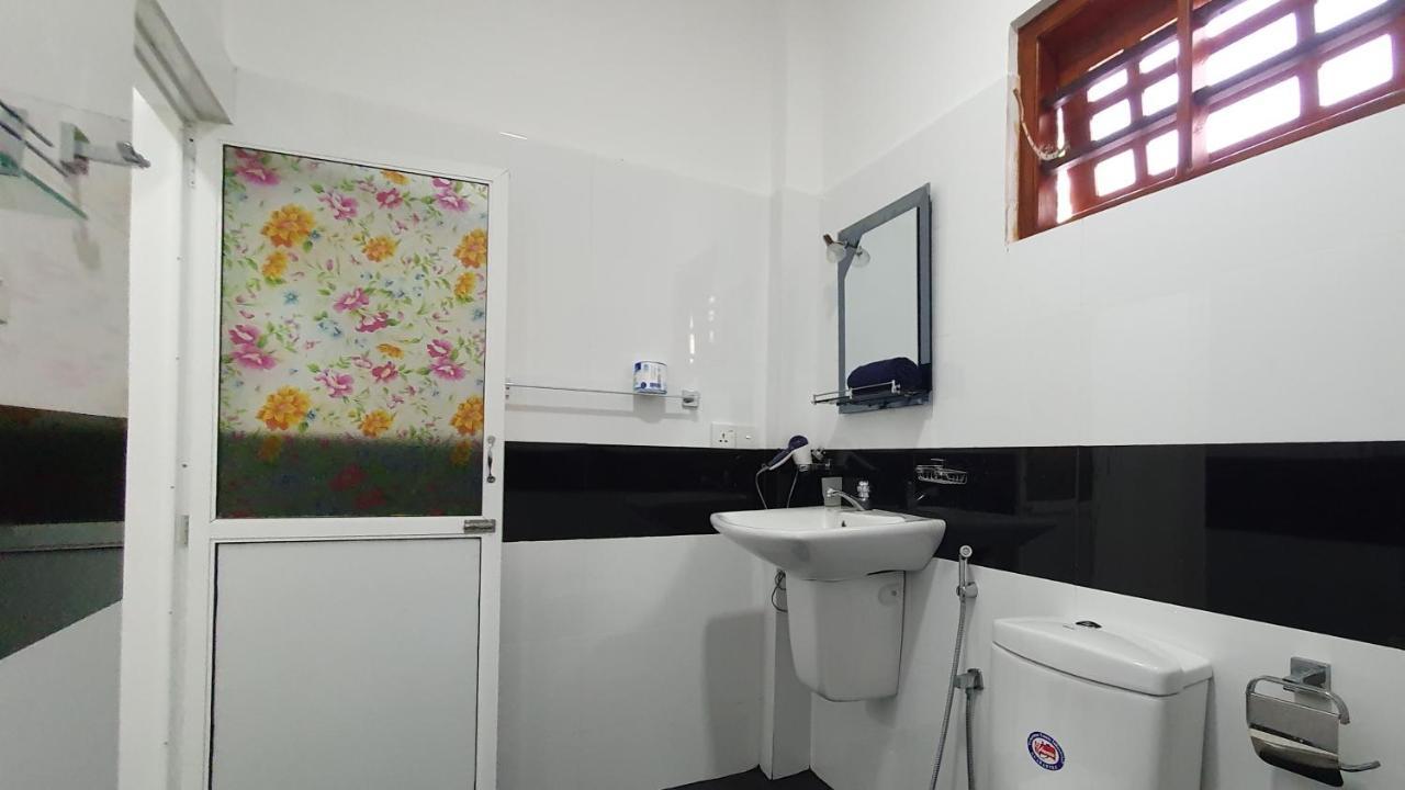 Bandulas Beach House Hikkaduwa Ngoại thất bức ảnh
