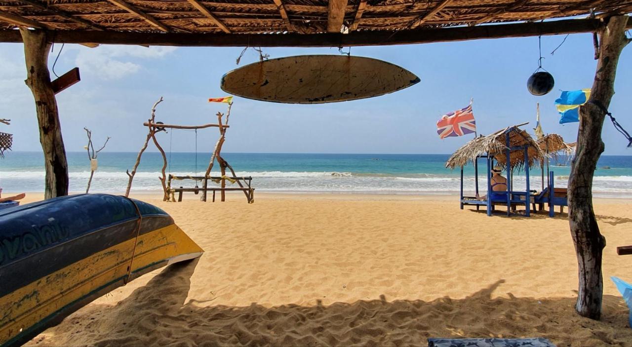 Bandulas Beach House Hikkaduwa Ngoại thất bức ảnh