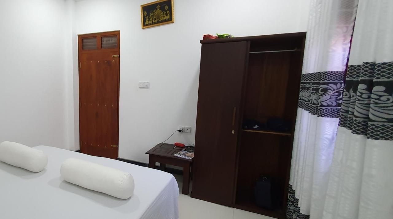Bandulas Beach House Hikkaduwa Ngoại thất bức ảnh