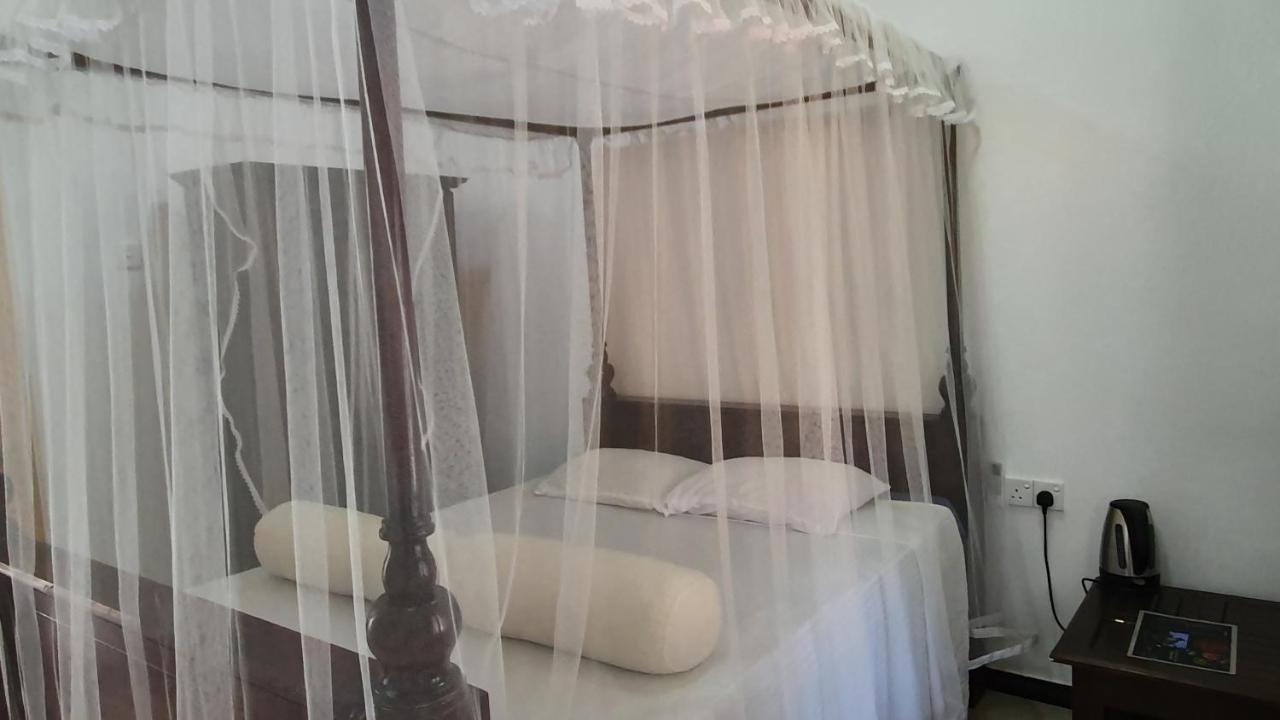 Bandulas Beach House Hikkaduwa Ngoại thất bức ảnh