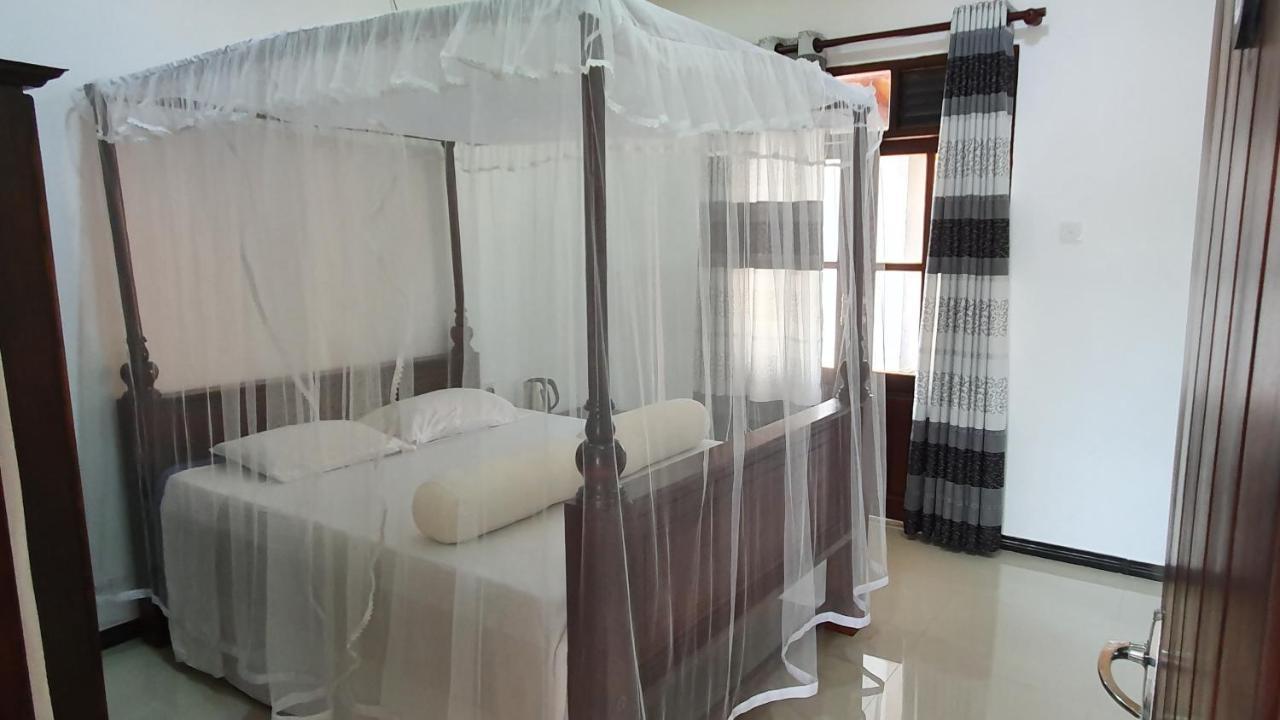 Bandulas Beach House Hikkaduwa Ngoại thất bức ảnh